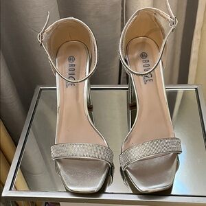Rouge Helium Metallic Silver Heels